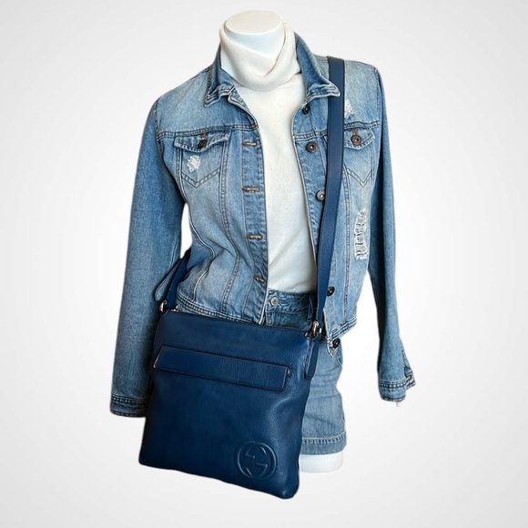 A242 - π―% authentic Gucci crossbody bag - Picture 2 of 16